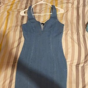 Sexy dress that makes any girl look curvey